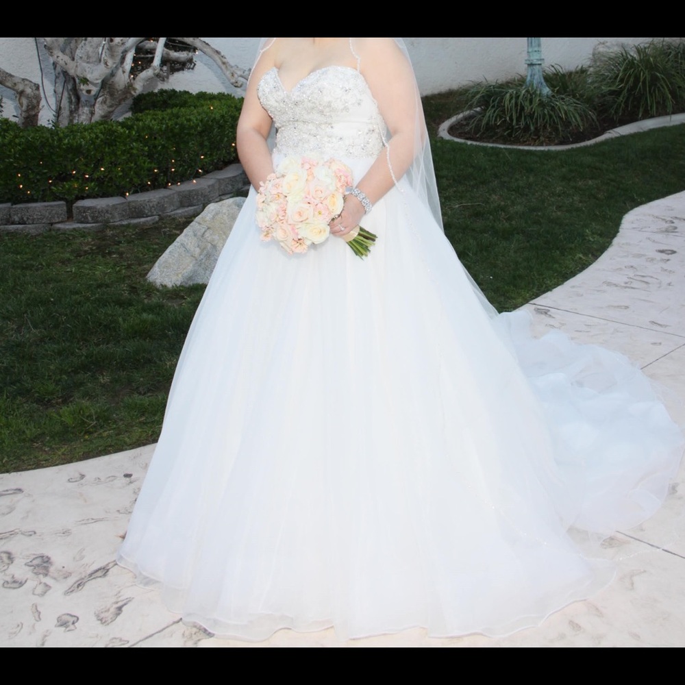 Wedding dress *REDUCED PRICE*